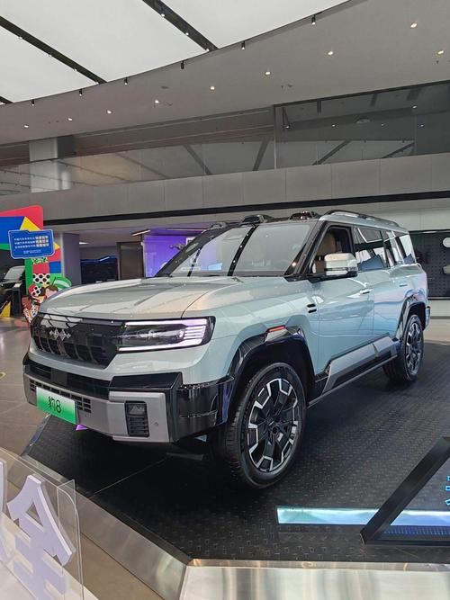 重庆万州区跃富贝企业管理咨询比亚迪方程豹硬派越野的爆款，英菲尼迪35周年与你共成长